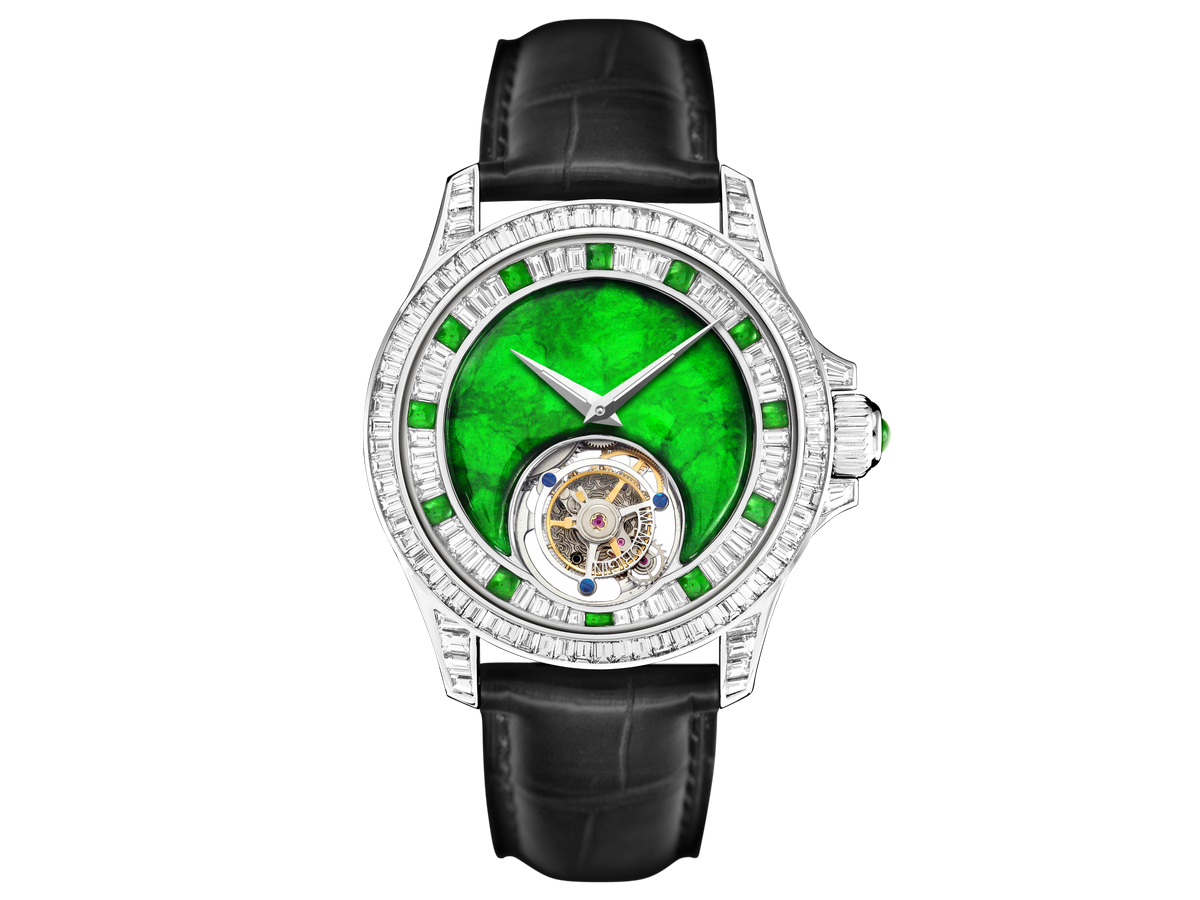 Mechanical watch with 18K gold details